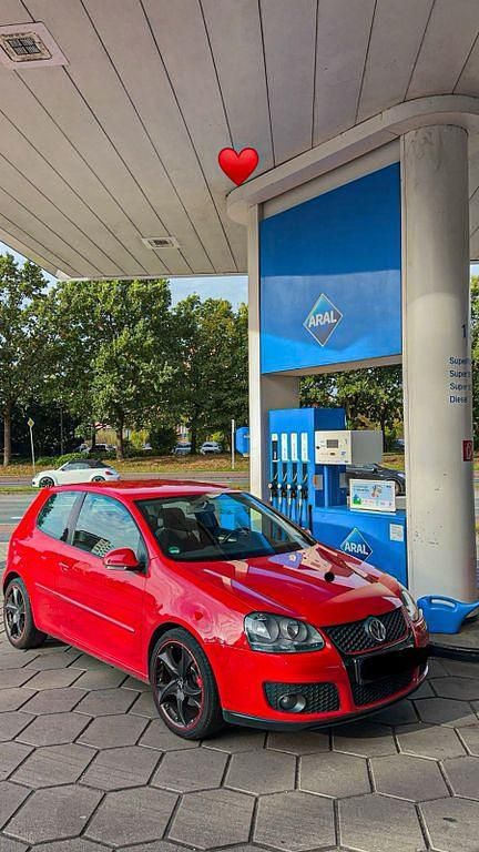 Rot Gebraucht 2004 VW Golf IV Sportline Limousine | 3.800 € (Etwas zu teuer) - Bild 1/4