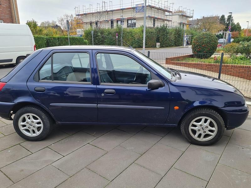 Blau Gebraucht 1998 Ford Fiesta Kleinwagen | 700 € (Guter Preis) - Bild 1/4
