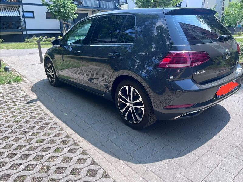 Grau Gebraucht 2017 VW Golf VII Sound Limousine | 13.900 € (Etwas zu teuer) - Bild 1/4