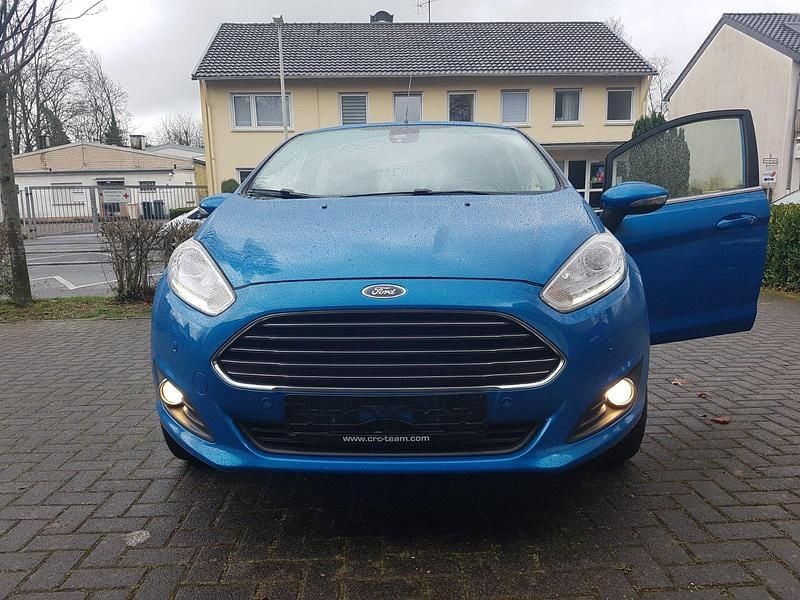 Gebraucht Ford Fiesta 80 PS (58 kW) 2016 Blau Kleinwagen