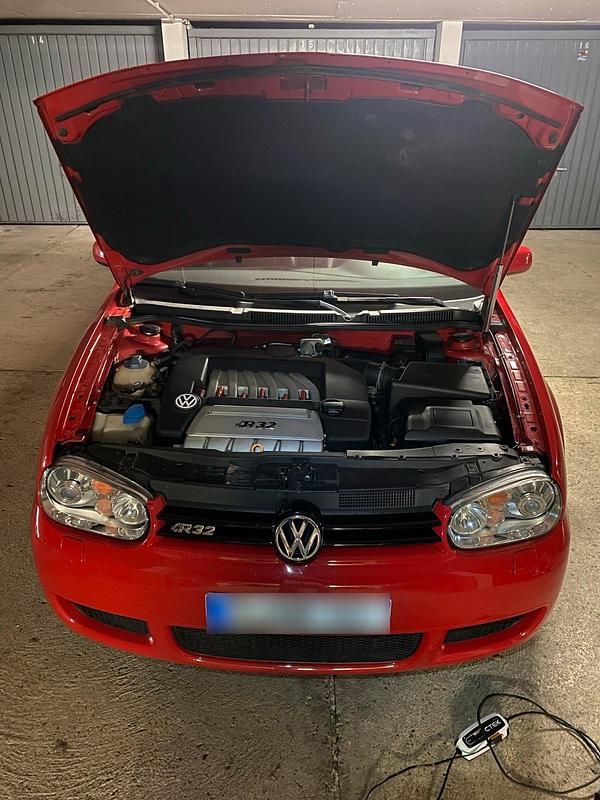 Gebraucht VW Golf R 241 PS (177 kW) 2004 Rot Coupé
