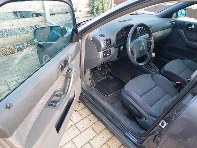 Gebraucht Audi A3 Ambiente 101 PS (74 kW) 2000 Grau Kleinwagen
