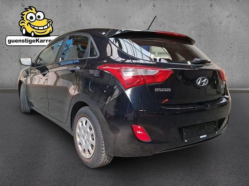 Gebraucht Hyundai i30 Classic 99 PS (72 kW) 2012 Schwarz Limousine