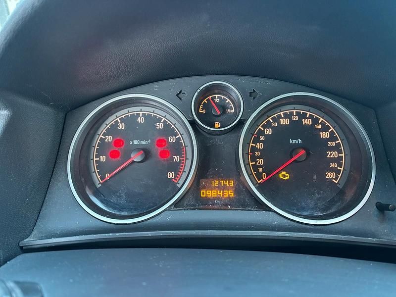 Gebraucht Opel Astra 116 PS (85 kW) 2010 Schwarz Kombi