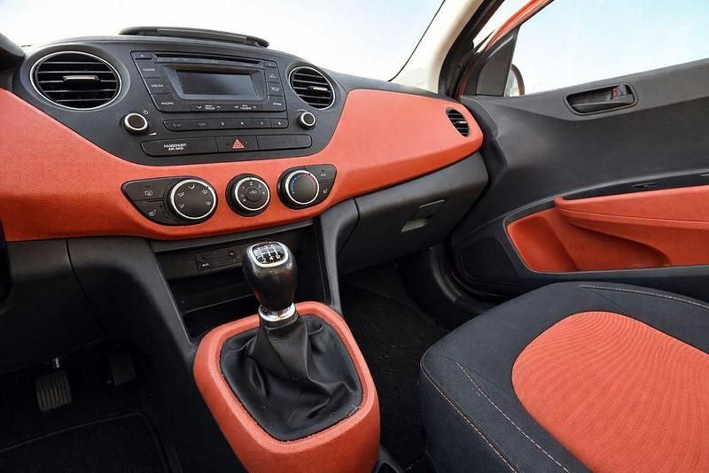 Gebraucht Hyundai i10 Edition 87 PS (63 kW) 2014 Orange Kleinwagen