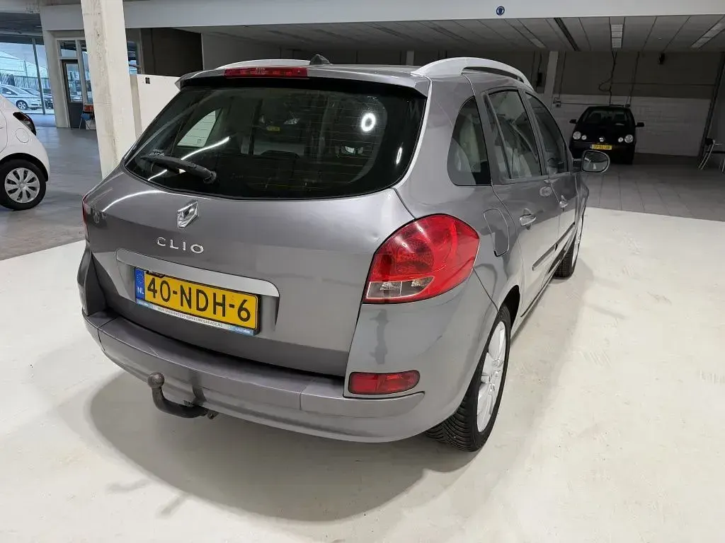 Gebraucht Renault Clio 111 PS (81 kW) 2010 Grau Kombi