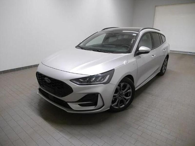 Polarsilber metallic Gebraucht 2024 Ford Focus ST-Line X Limousine | 24.990 € (Fairer Preis) - Bild 1/4