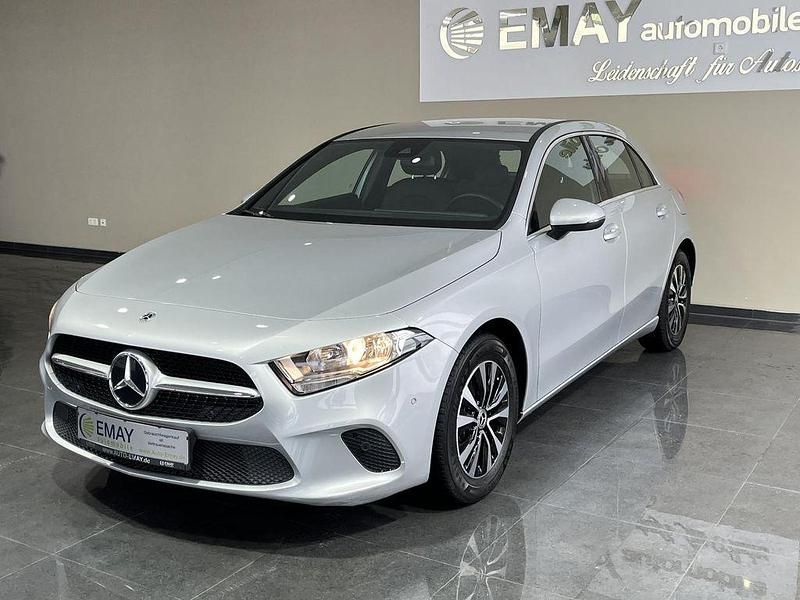 Gebraucht Mercedes A200 150 PS (110 kW) 2022 Iridiumsilber  metalliclack Limousine