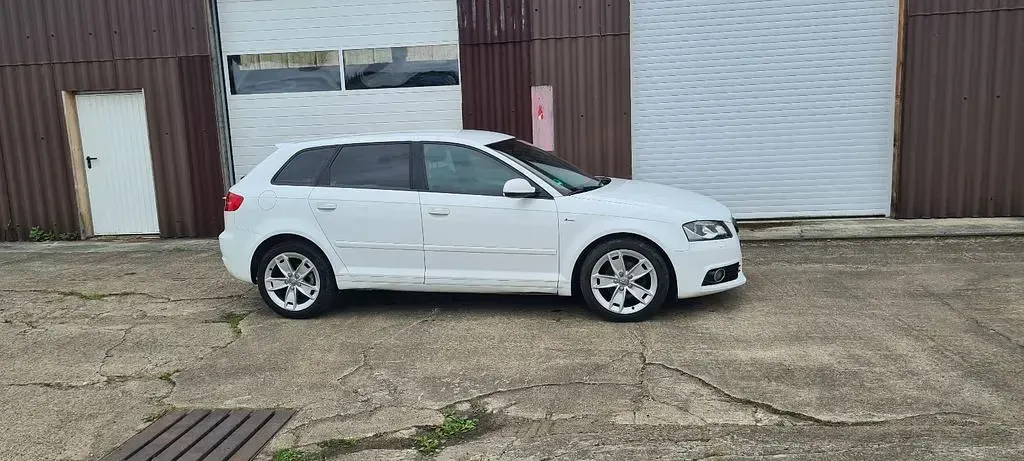 Gebraucht Audi A3 S-Line 125 PS (91 kW) 2011 Weiß Kleinwagen