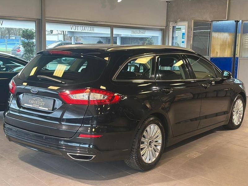Gebraucht Ford Mondeo Titanium 179 PS (131 kW) 2015 Schwarz Limousine