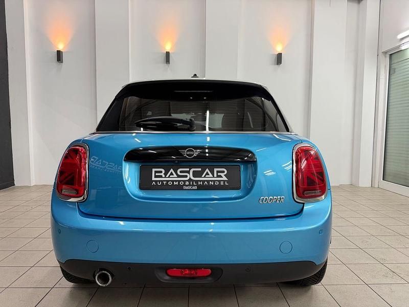 Używany Mini Cooper 136 KM (100 kW) 2018 Niebieski Hatchback