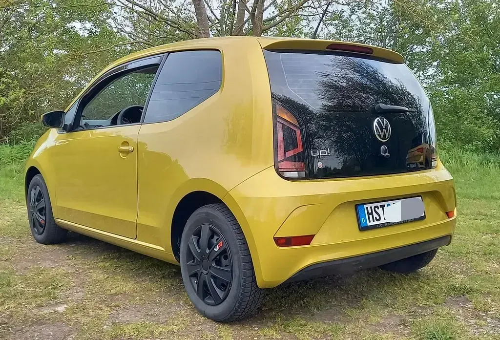 Usado VW up! 60 HP (44 kW) 2020 Amarelo Citadino
