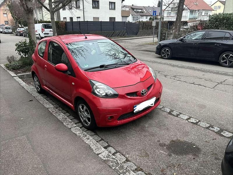 Gebraucht Daihatsu Charade 99 PS (72 kW) 2012 Limousine