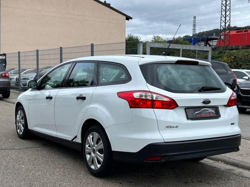 Gebraucht Ford Focus Ambiente 101 PS (74 kW) 2014 Weiß Kombi