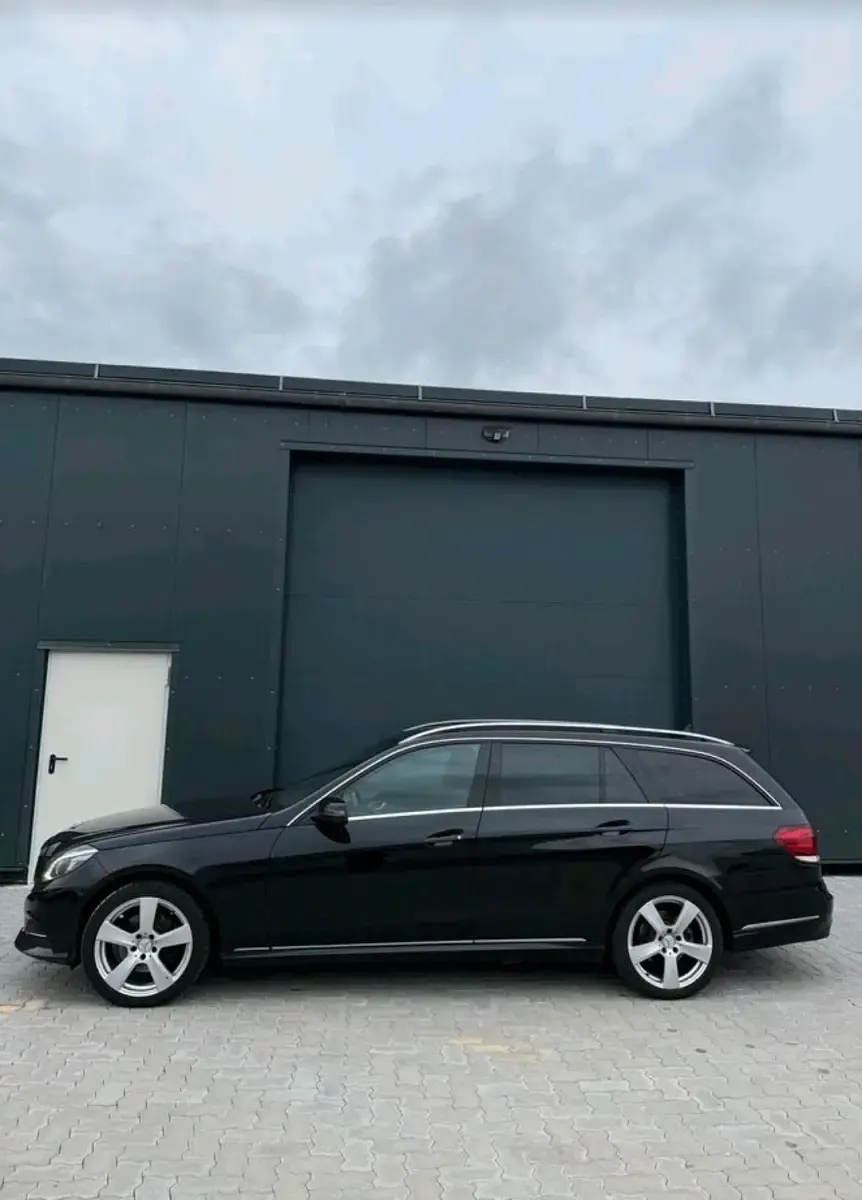 Gebraucht Mercedes E300 231 PS (169 kW) 2013 Schwarz Kombi