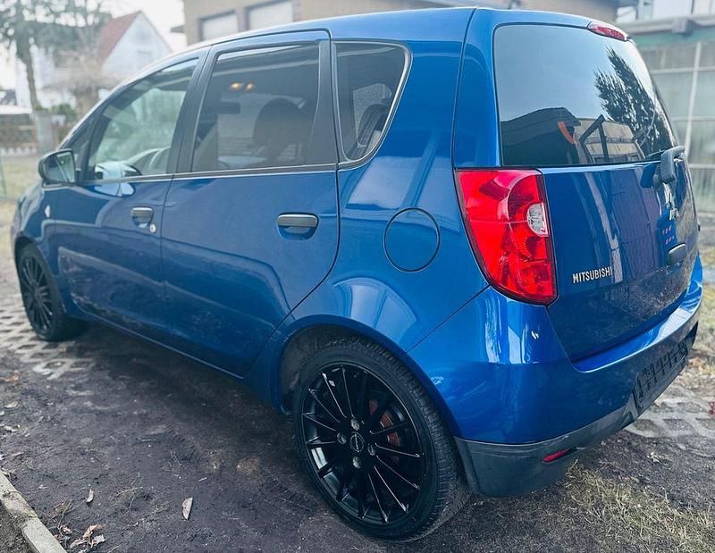 Gebraucht Mitsubishi Colt Invite 95 PS (69 kW) 2009 Blau Kleinwagen