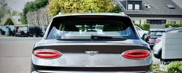 Gebraucht Bentley Bentayga Mulliner 549 PS (403 kW) 2021 Grau metallic SUV