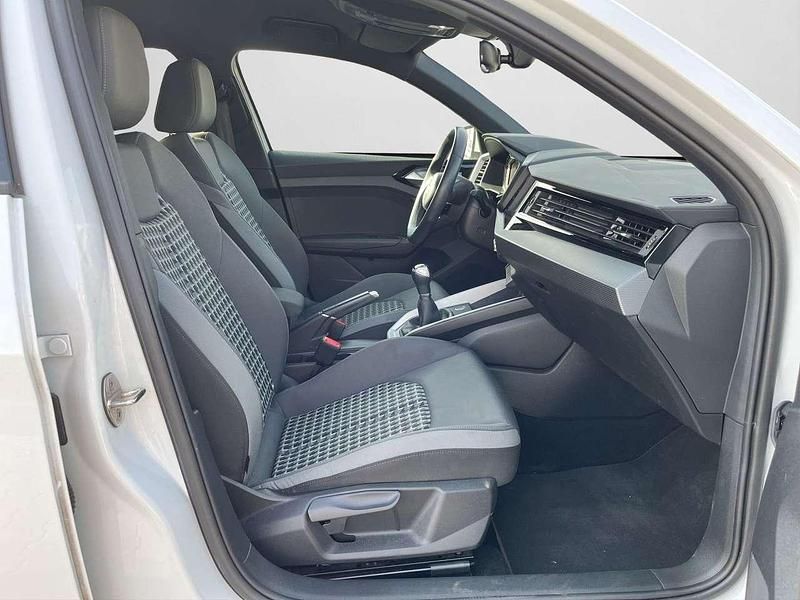 Gebraucht Audi A1 S-Line 110 PS (80 kW) 2022 Gletscherweiß metallic SUV