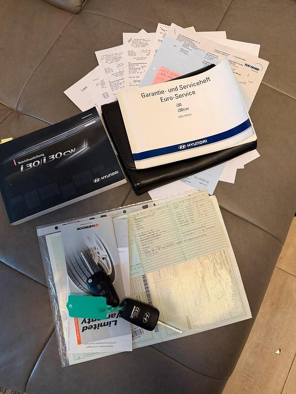 Gebraucht Hyundai i30 90 PS (66 kW) 2010 Weiß Limousine