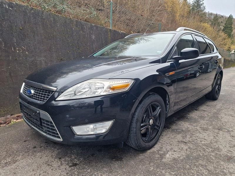 Gebraucht Ford Mondeo 163 PS (119 kW) 2010 Schwarz Kombi