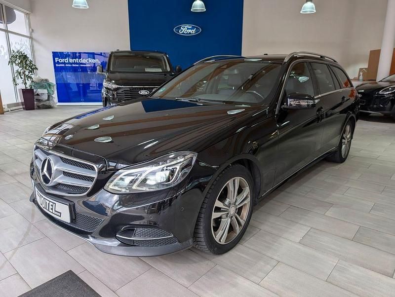 Schwarz Gebraucht 2013 Mercedes E220 Kombi | 11.500 € (Guter Preis) - Bild 1/4
