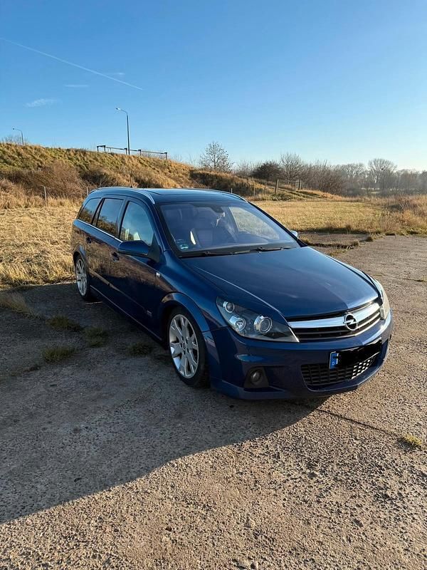 Blau Gebraucht 2007 Opel Astra OPC Kombi | 4.300 € (Etwas zu teuer) - Bild 1/4