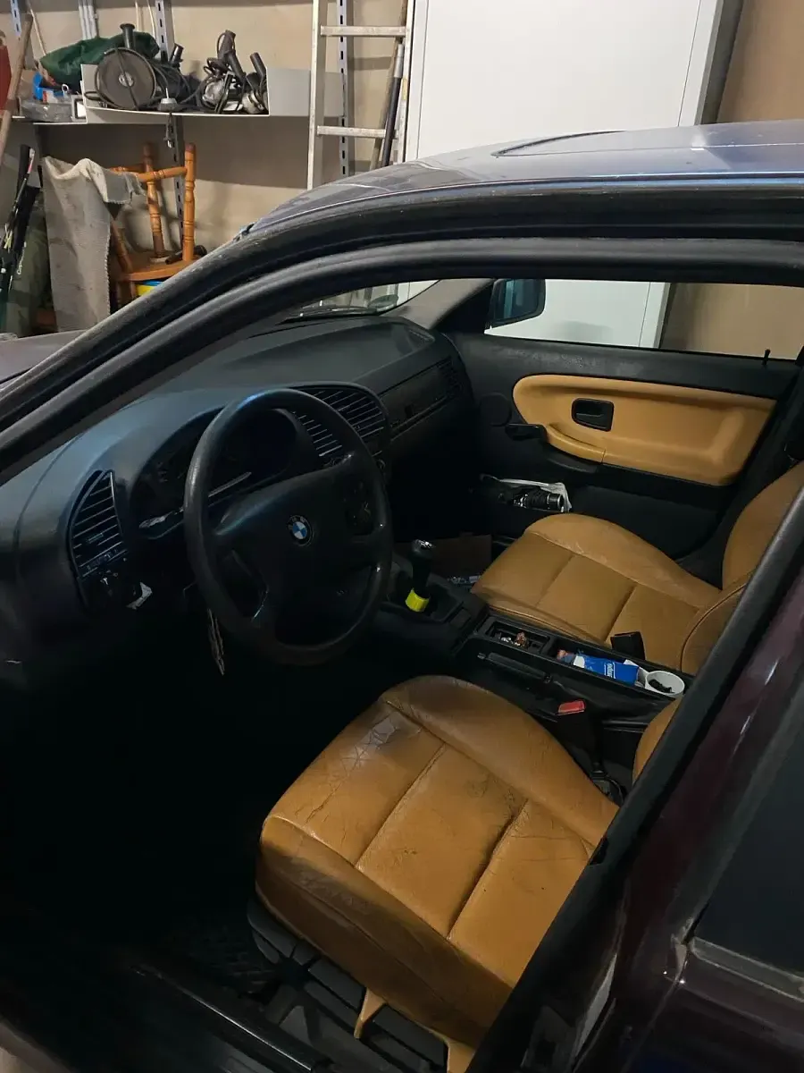 Gebraucht BMW 320 150 PS (110 kW) 1994 Rot Limousine