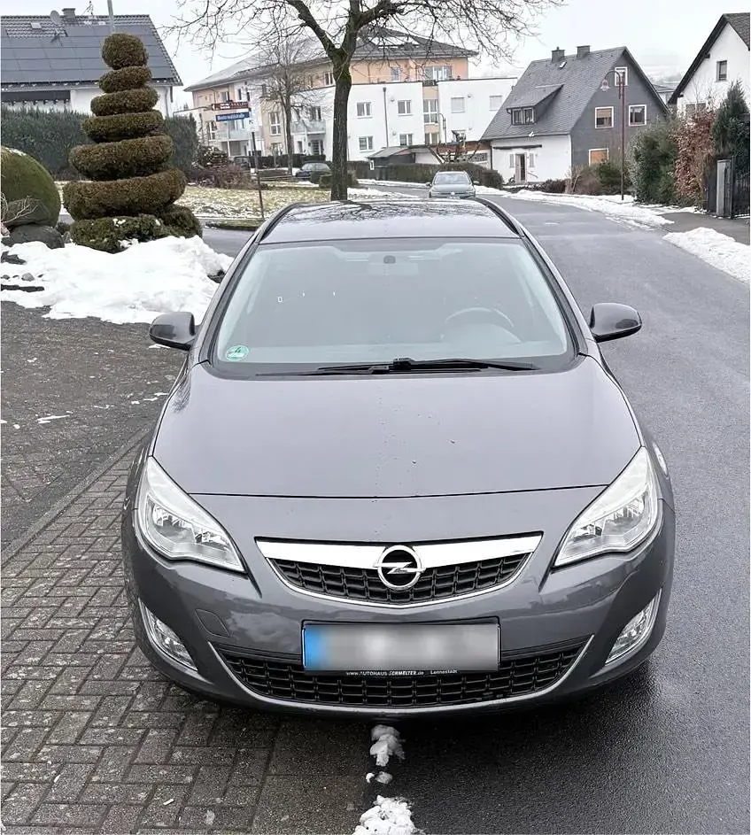 Gebraucht Opel Astra 140 PS (102 kW) 2012 Silber Kombi