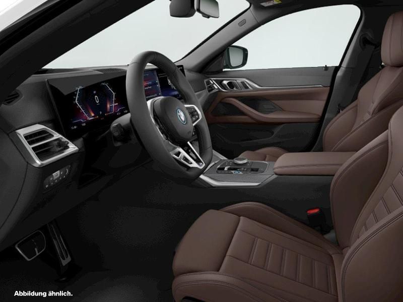 Weiß Gebraucht 2025 BMW i4 M Sport Limousine | 51.317 € (Guter Preis) - Bild 1/2