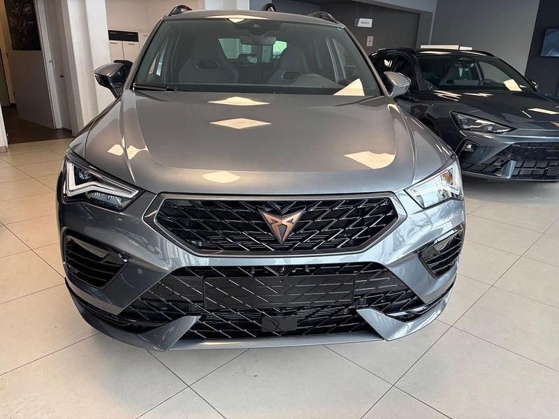 Neu Cupra Ateca Basis 150 PS (110 kW) 2026 Grau SUV