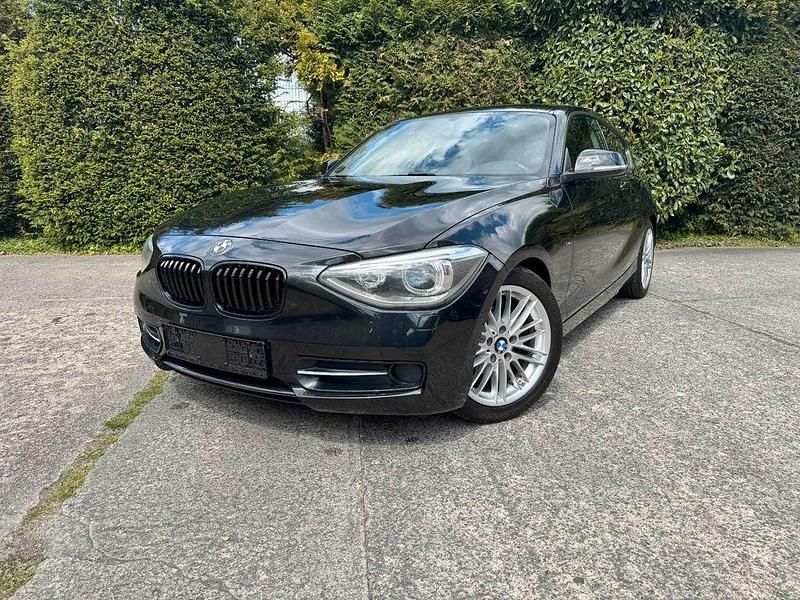 Schwarz Gebraucht 2012 BMW 116 Sport Line Kleinwagen | 4.990 € (Superpreis) - Bild 1/4