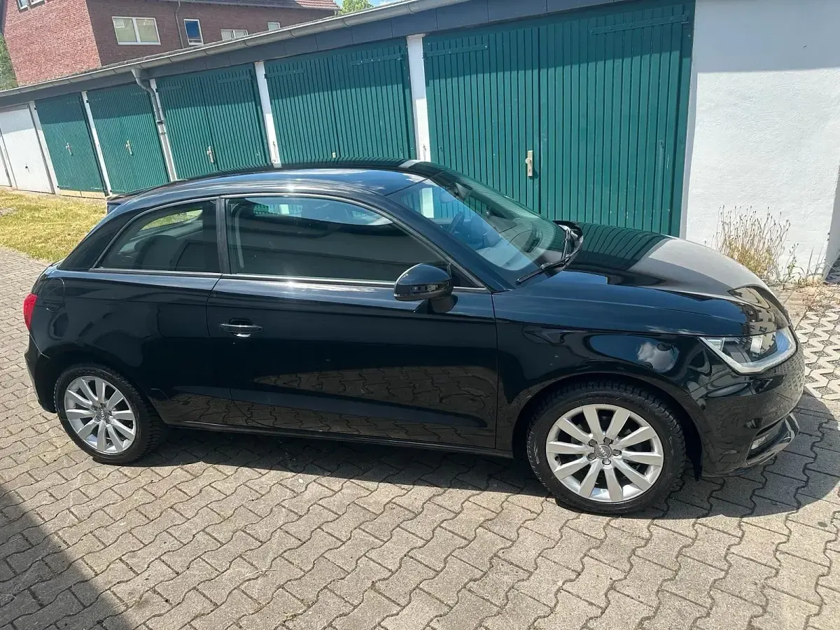 Gebraucht Audi A1 95 PS (69 kW) 2015 Schwarz Kleinwagen