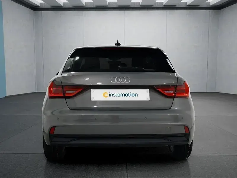 Gebraucht Audi A1 116 PS (85 kW) 2026 Grau SUV