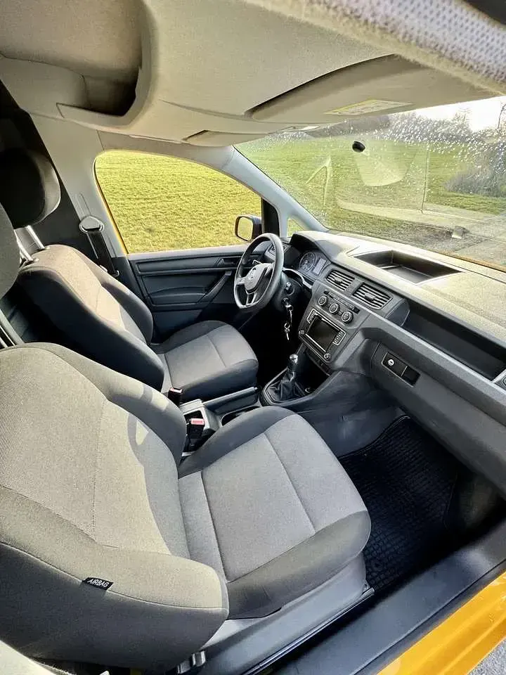 Second-hand VW T6.1 102 CP (75 kW) 2020 Galben Van