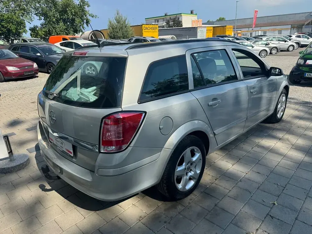 Gebraucht Opel Astra Edition 116 PS (85 kW) 2007 Grau Limousine
