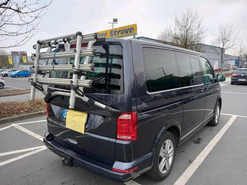 Gebraucht VW Multivan Business 150 PS (110 kW) 2019 Blau Van