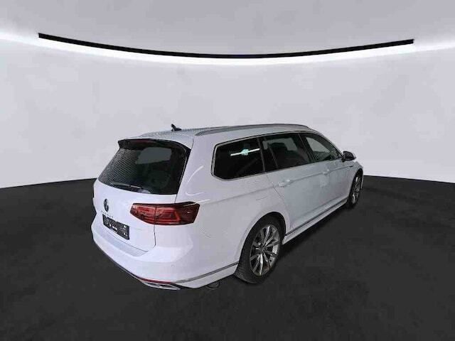Gletscherweiß metallic Gebraucht 2023 VW Passat Elegance Kombi | 34.980 € (Fairer Preis) - Bild 1/2