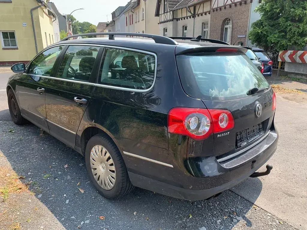 Gebraucht VW Passat Comfortline 110 PS (80 kW) 2010 Schwarz Kombi