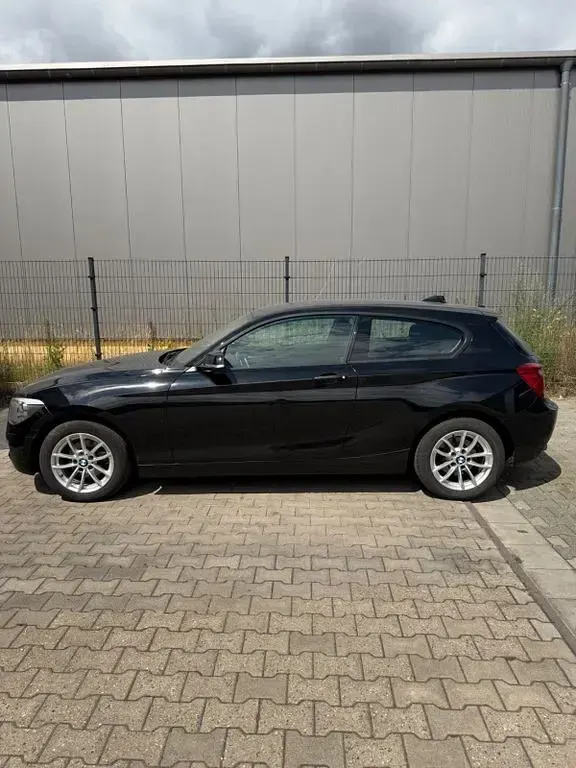 Gebraucht BMW 114 102 PS (75 kW) 2014 Schwarz Kleinwagen