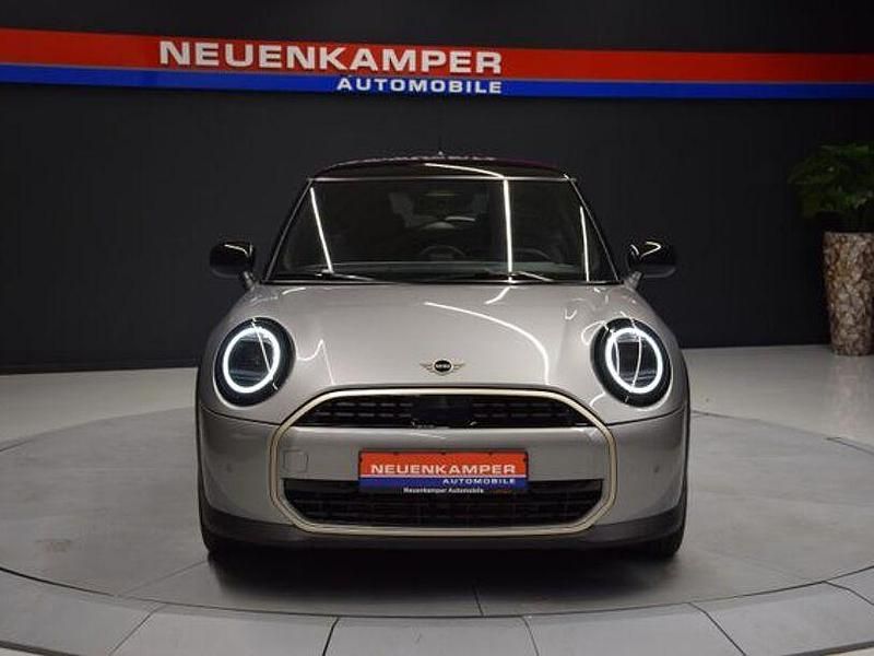 Gebraucht Mini Cooper Favoured 156 PS (114 kW) 2024 Melting silver iii Kleinwagen