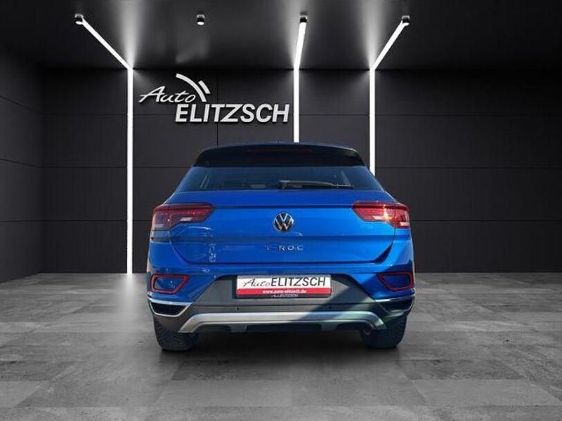 Gebraucht VW T-Roc Style 116 PS (85 kW) 2023 Ravennablau metallic SUV