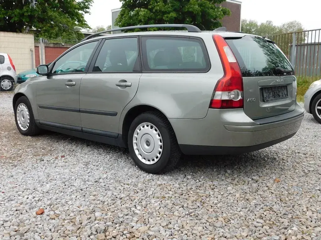 Gebraucht Volvo V50 Kinetic 109 PS (80 kW) 2007 Grün Kombi