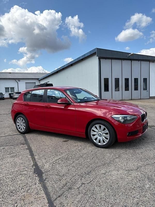 Rot Gebraucht 2013 BMW 114 Kleinwagen | 6.499 € (Superpreis) - Bild 1/4