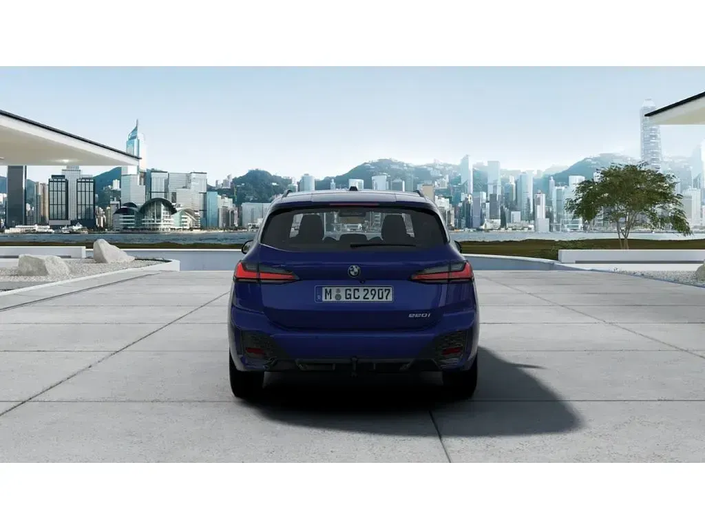 Gebraucht BMW 220 Active Tourer M Sport 156 PS (114 kW) 2025 Blau Van / Kleinbus