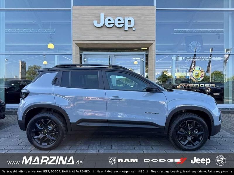 Storm grey mit dach in volcano Neu 2025 Jeep Avenger Overland SUV | 38.270 € (Teuer) - Bild 1/4