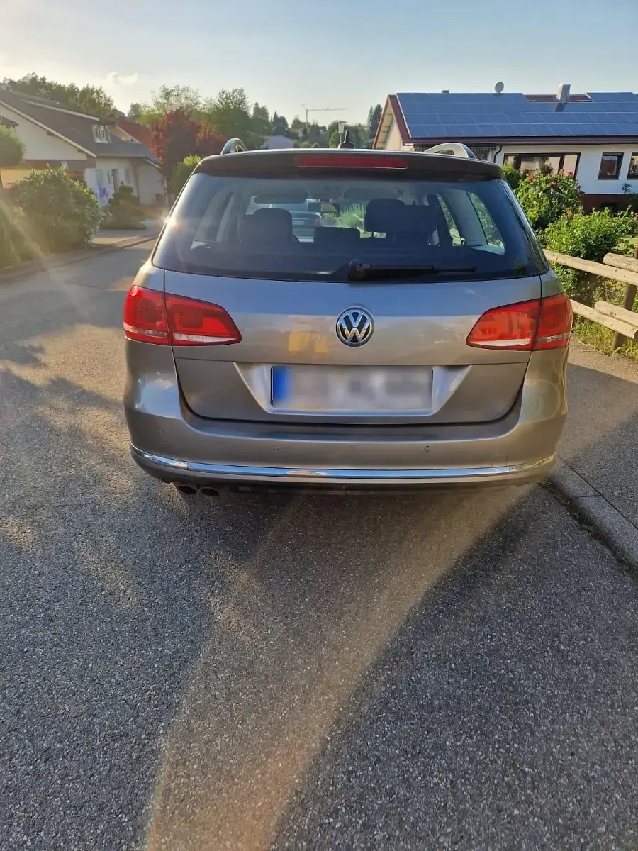 Gebraucht VW Passat 140 PS (102 kW) 2012 Braun Kombi