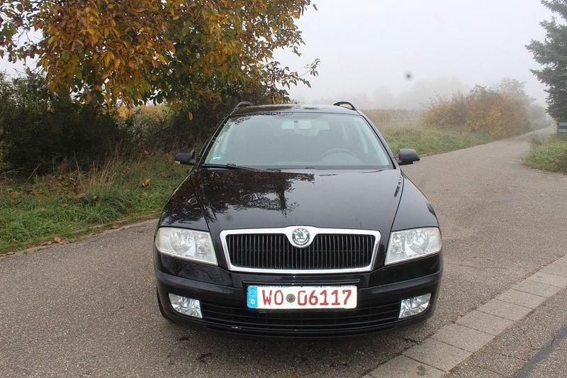 Schwarz Gebraucht 2007 Skoda Octavia Ambiente Kombi | 1.950 € (Guter Preis) - Bild 1/4