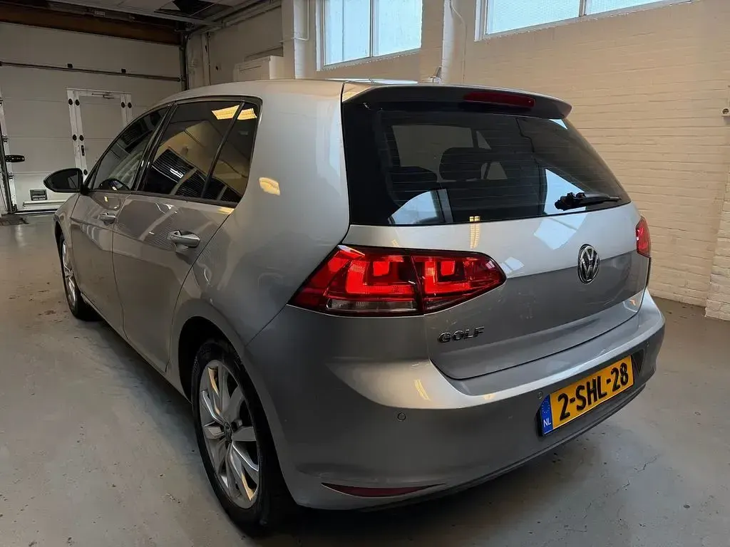 Gebraucht VW Golf VII Highline 105 PS (77 kW) 2013 Grau Limousine