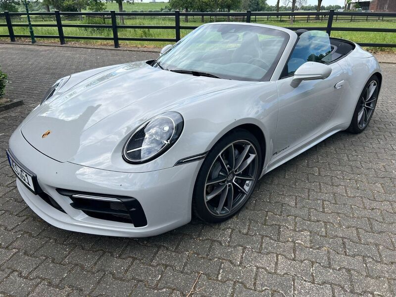Grau Gebraucht 2021 Porsche 911 Carrera 4 Cabriolet Cabrio | 139.000 € - Bild 1/4