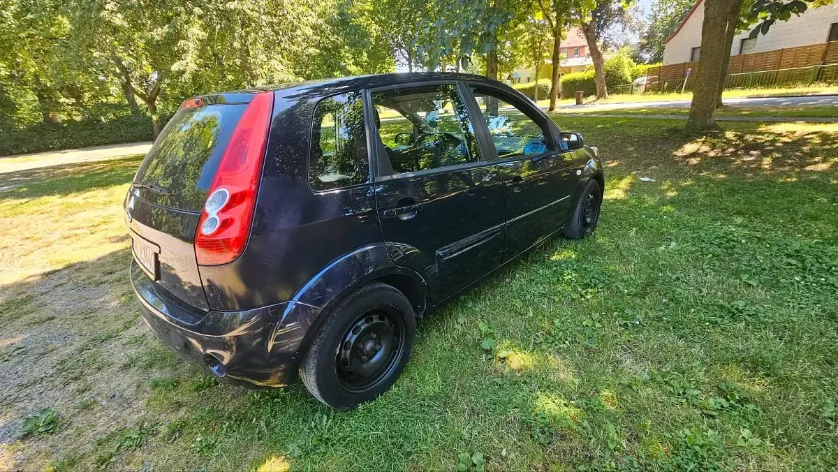 Gebraucht Ford Fiesta 70 PS (51 kW) 2007 Blau Kleinwagen